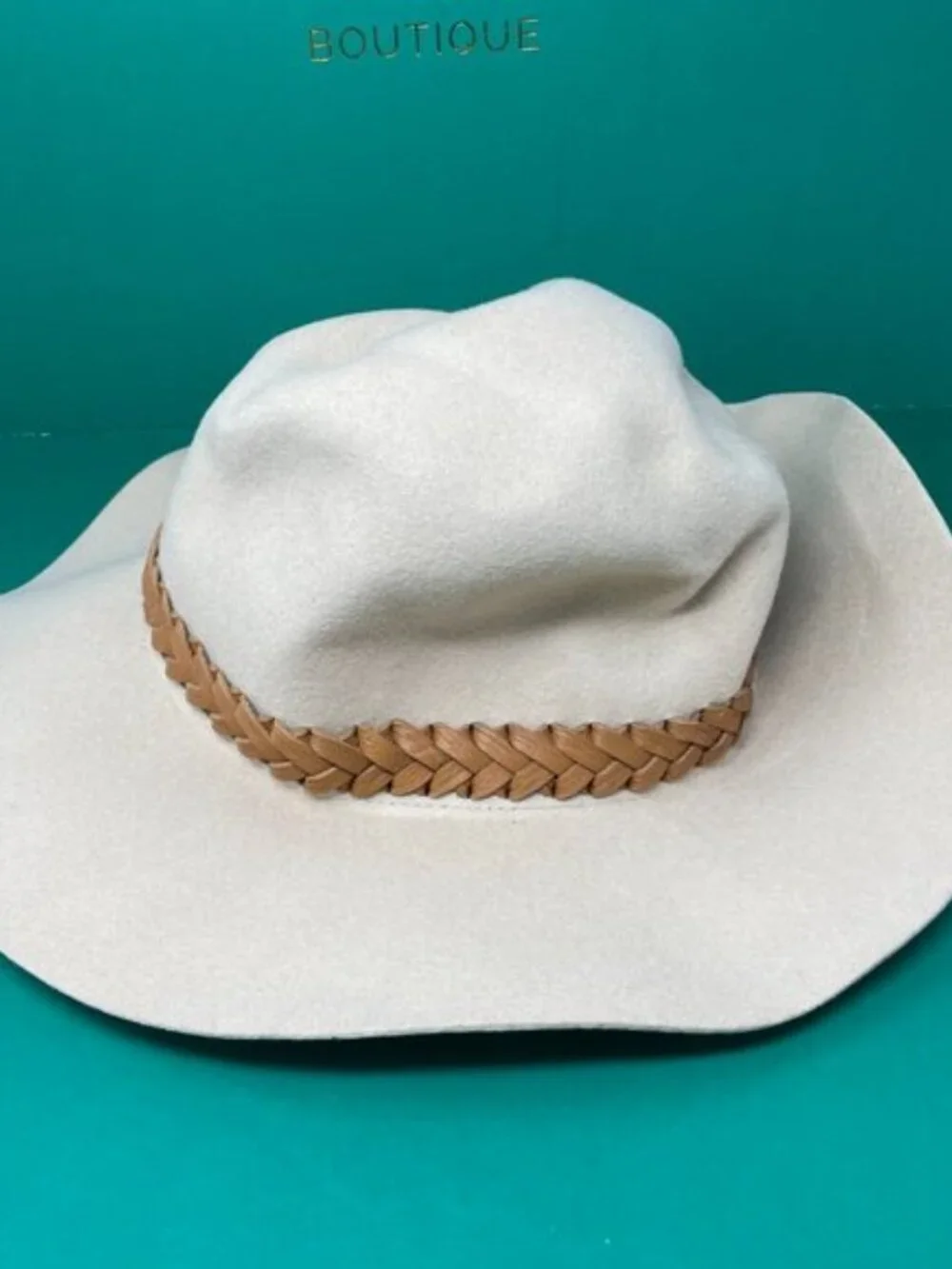 Below the Belt | Leon Hat